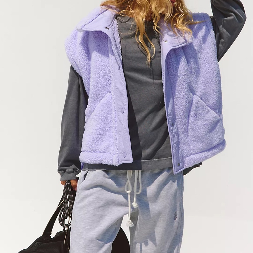Lavender Sherpa Zip-Front Vest - Women